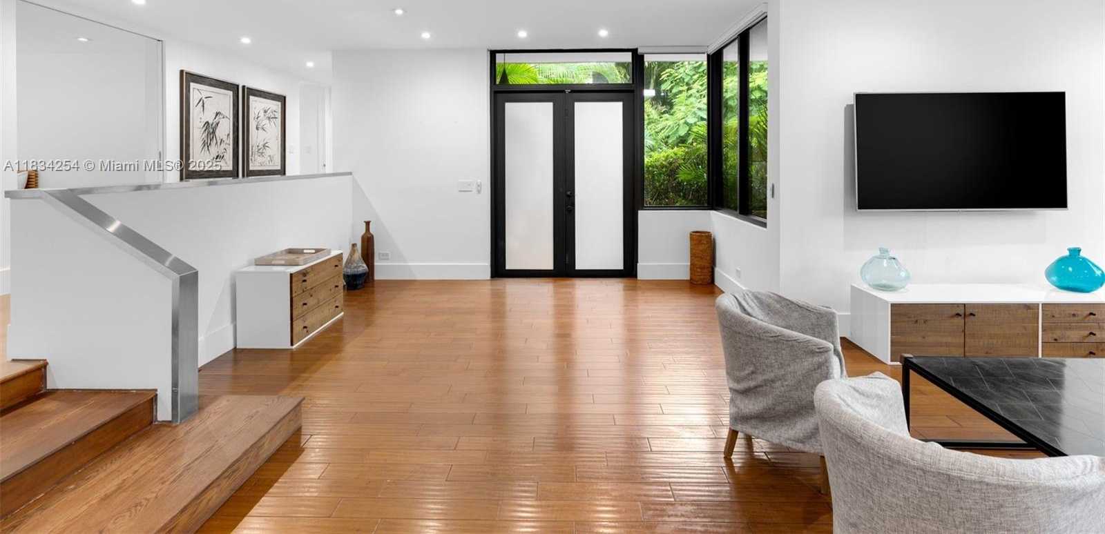 Small Image of 2815 REGATTA AVE, Miami Beach Number 35