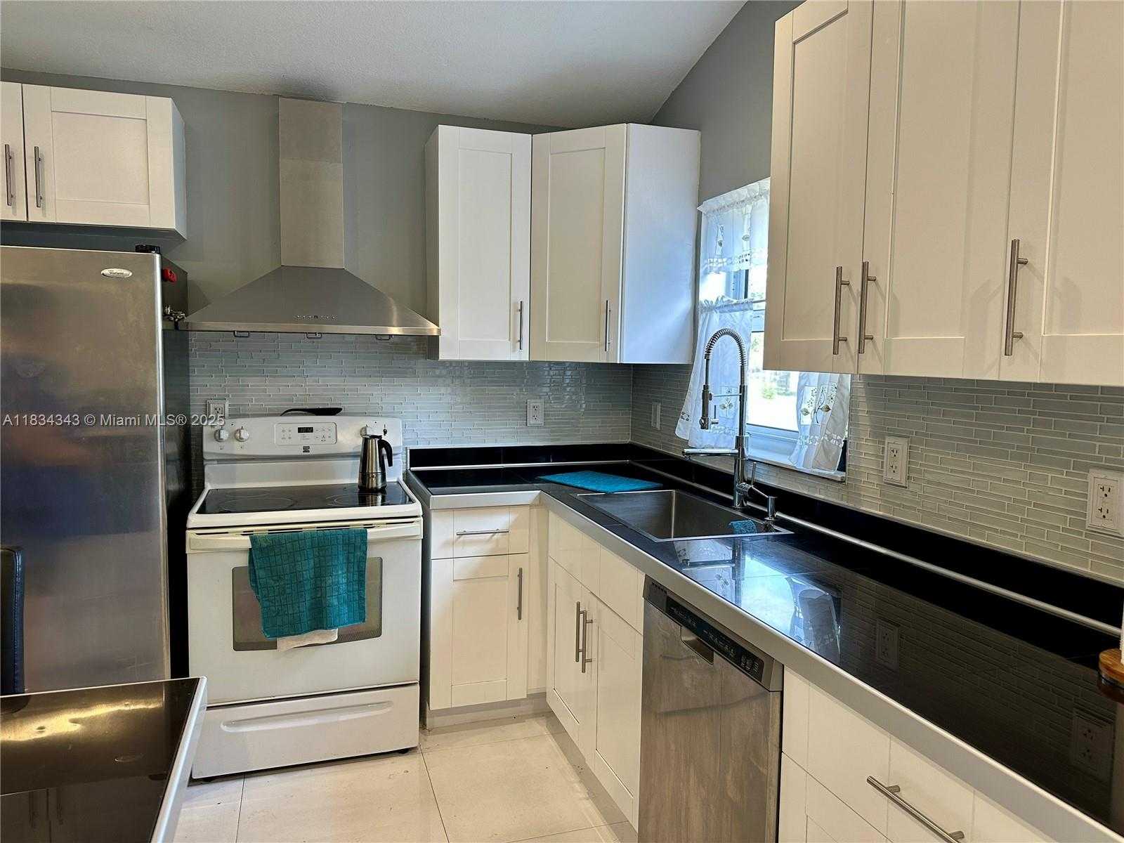 Small Image of 3521 NORTH WEST 193RD ST, Miami Gardens Number 10