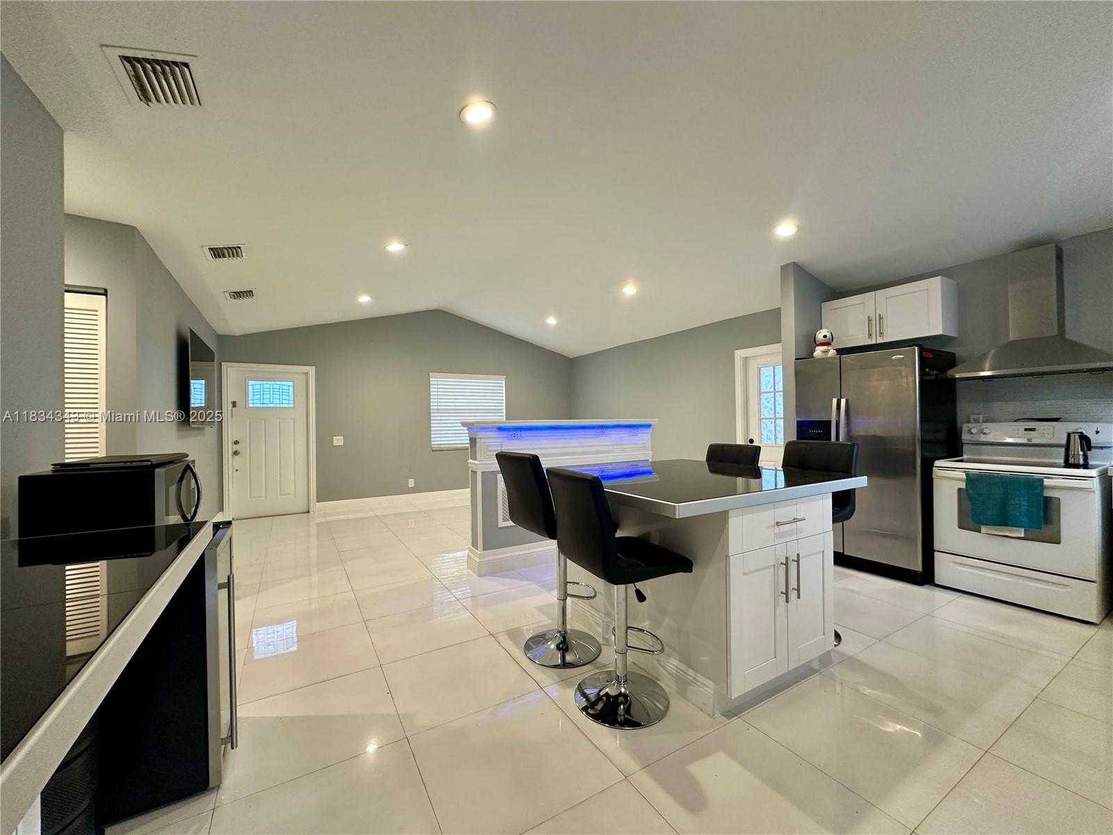Small Image of 3521 NORTH WEST 193RD ST, Miami Gardens Number 11