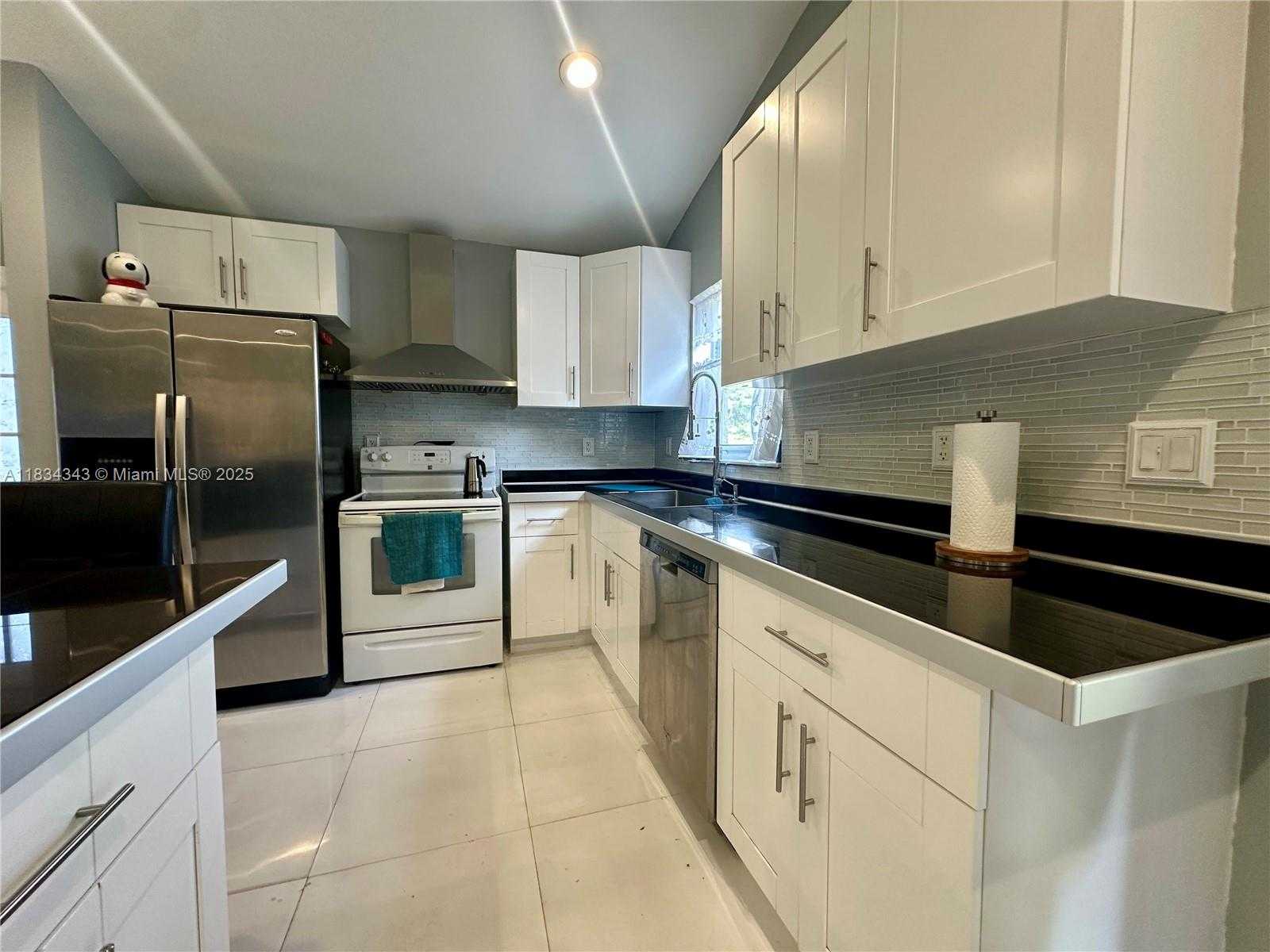 Small Image of 3521 NORTH WEST 193RD ST, Miami Gardens Number 12