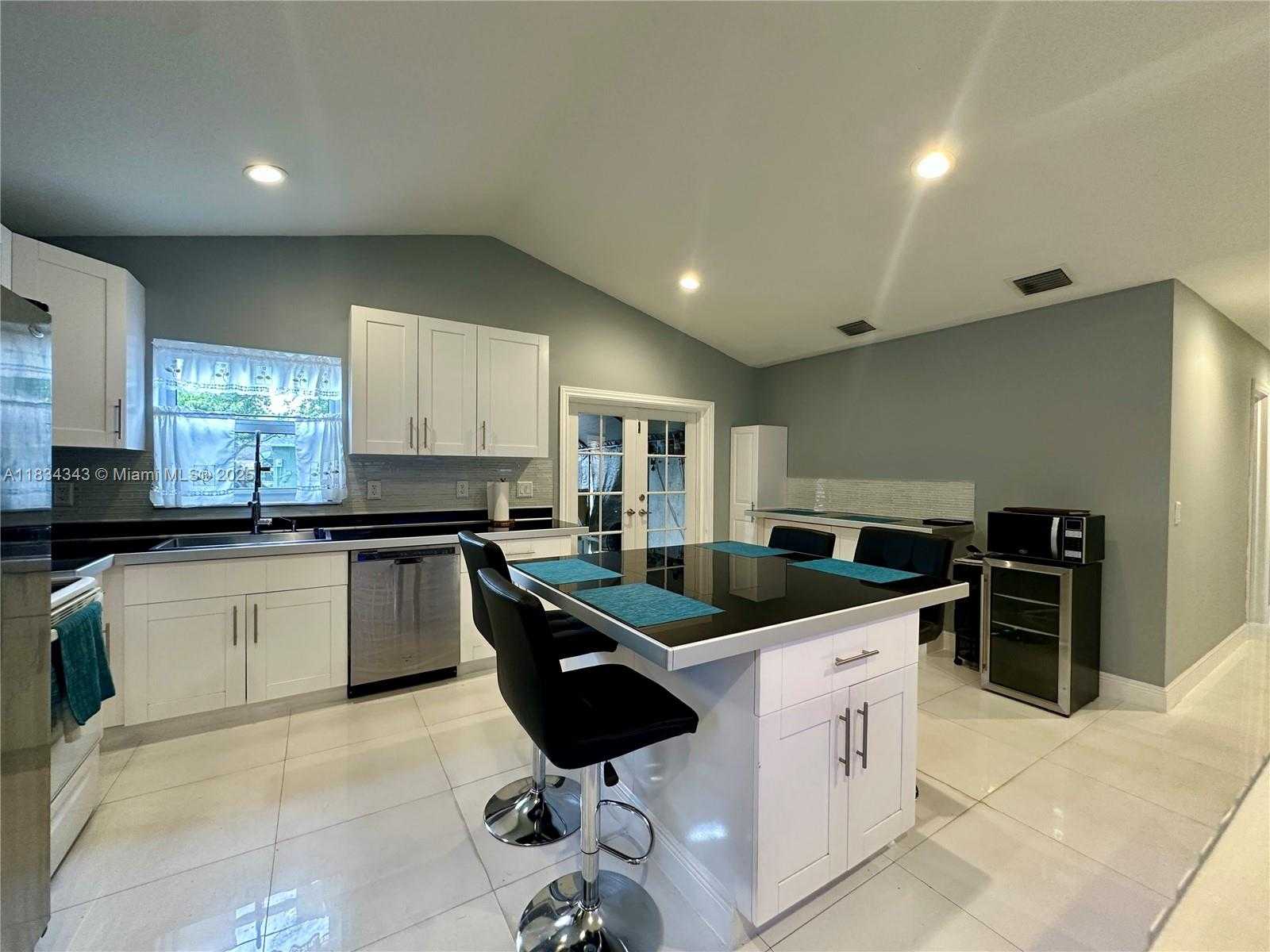 Small Image of 3521 NORTH WEST 193RD ST, Miami Gardens Number 13
