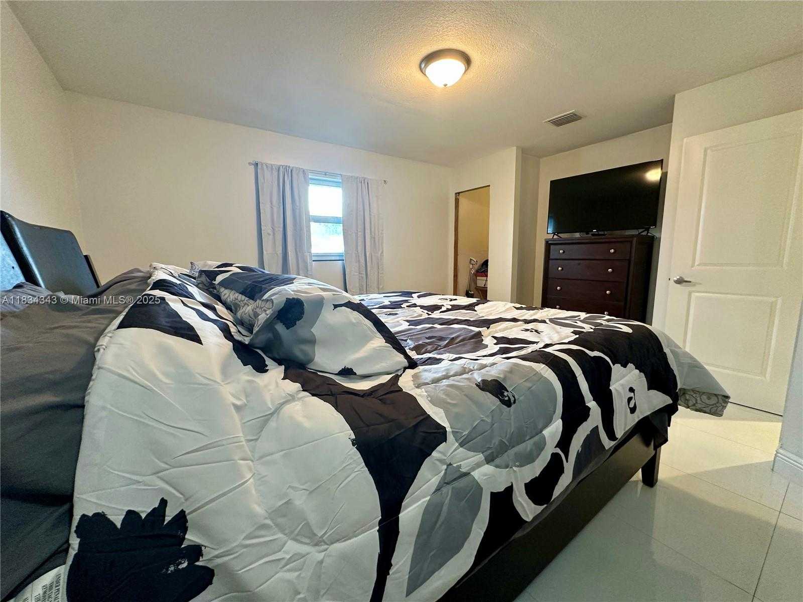 Small Image of 3521 NORTH WEST 193RD ST, Miami Gardens Number 21