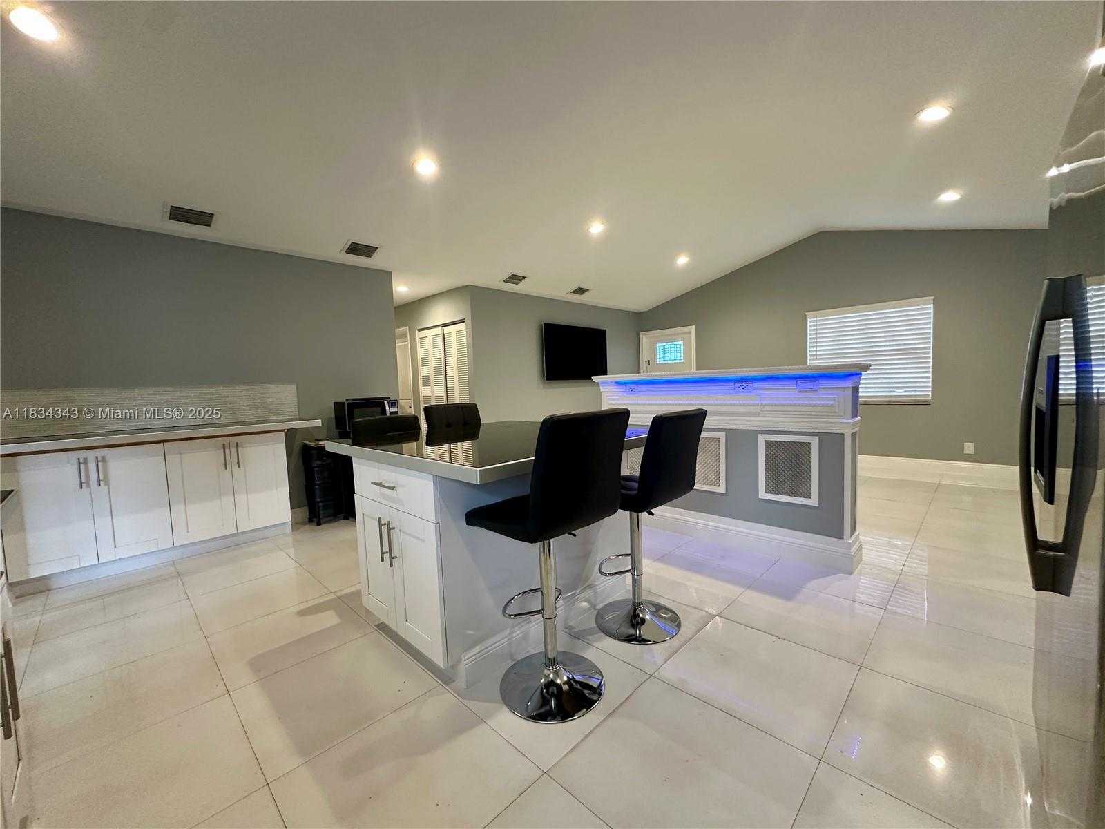 Small Image of 3521 NORTH WEST 193RD ST, Miami Gardens Number 4