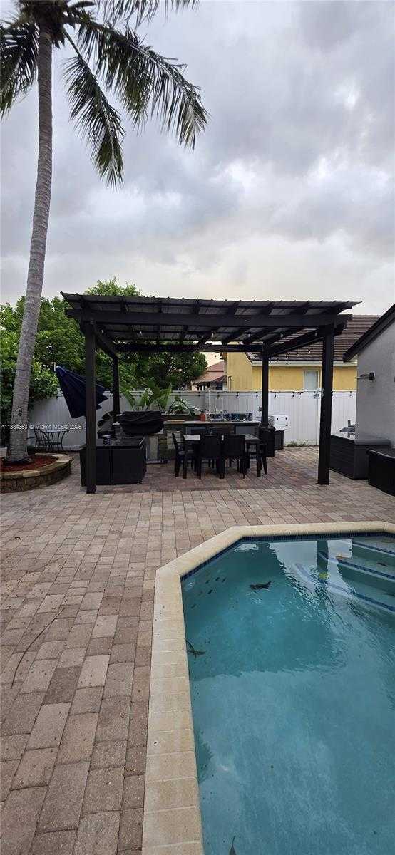 Small Image of 19185 SOUTH WEST 25TH CT, Miramar Number 14