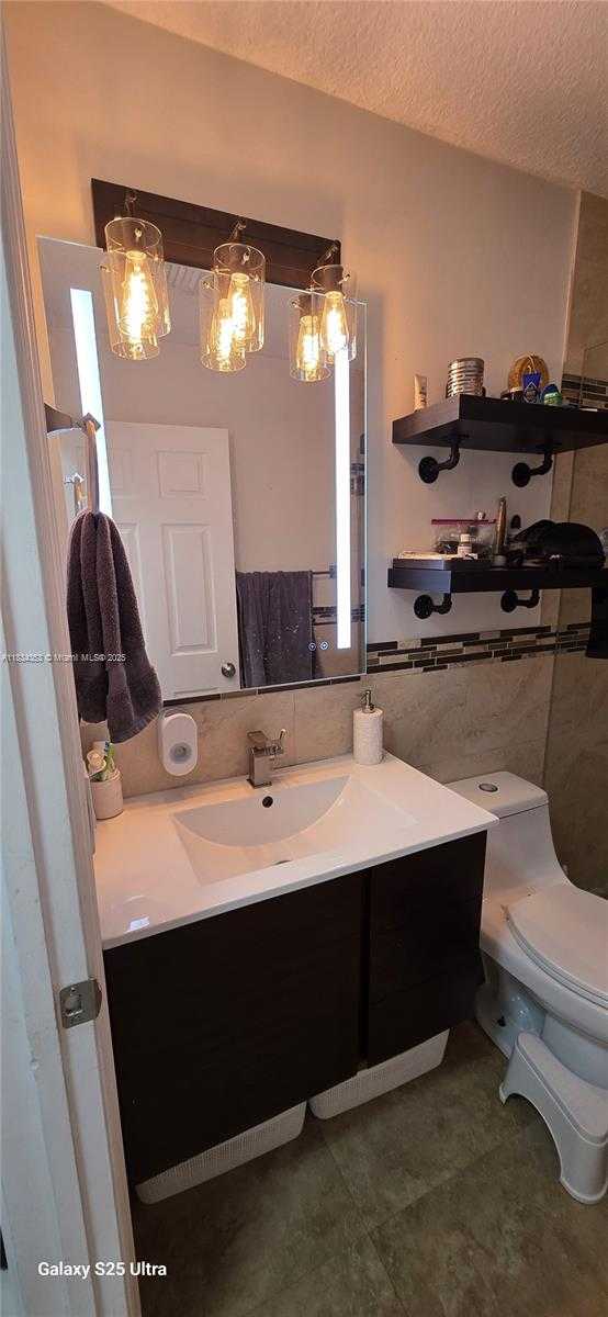 Small Image of 19185 SOUTH WEST 25TH CT, Miramar Number 17