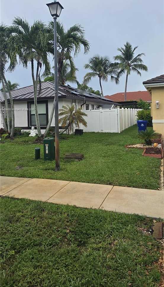Small Image of 19185 SOUTH WEST 25TH CT, Miramar Number 2
