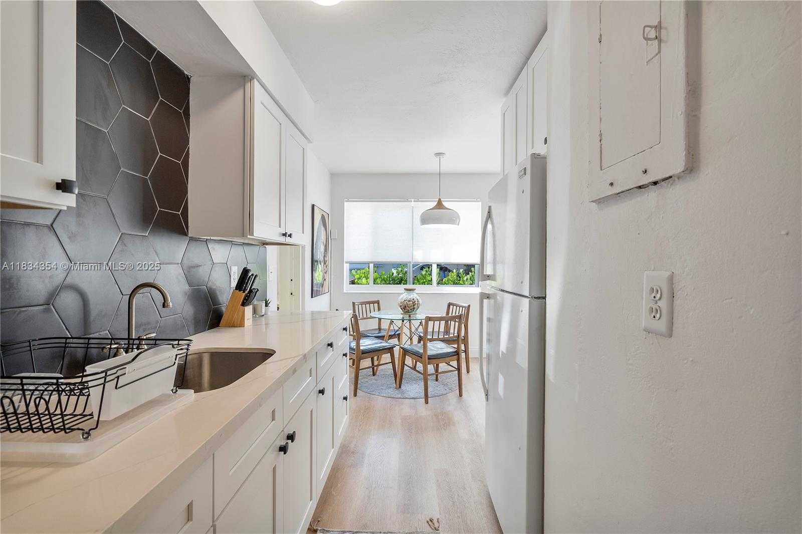 Small Image of 2380 NORTH EAST 137TH ST, North Miami Beach Number 14