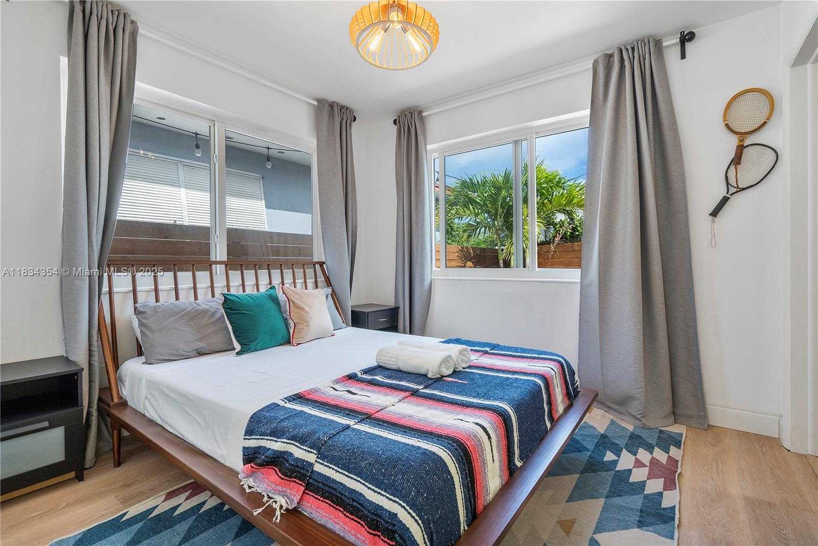 Small Image of 2380 NORTH EAST 137TH ST, North Miami Beach Number 17