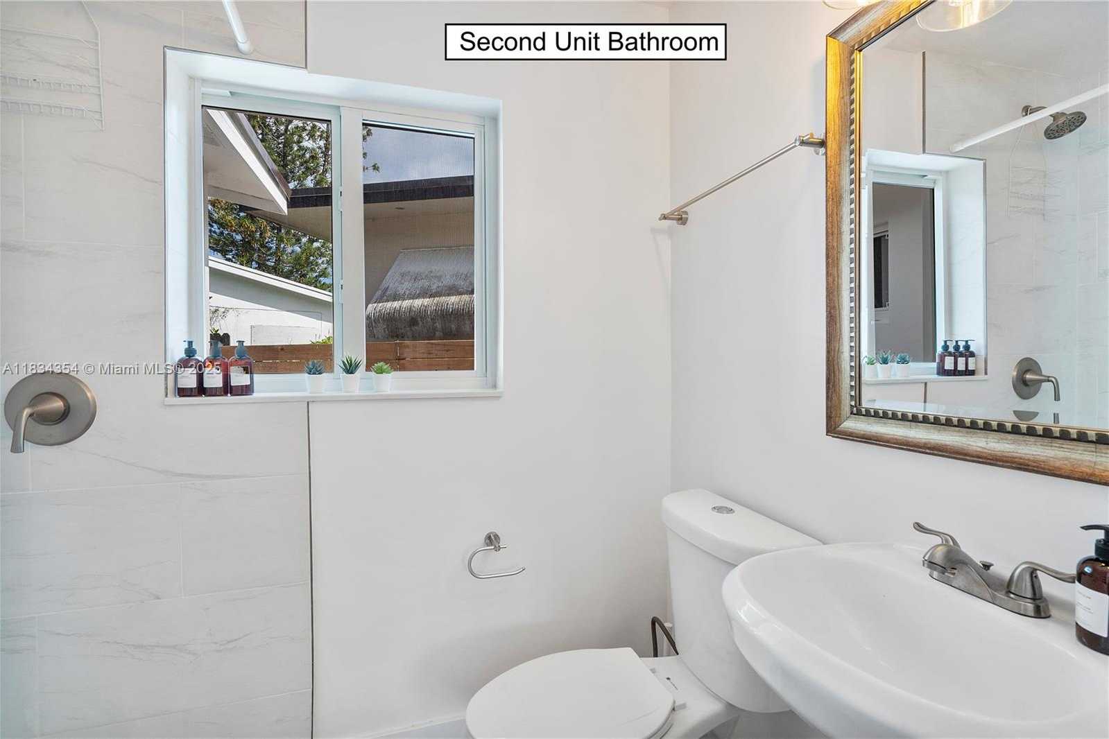Small Image of 2380 NORTH EAST 137TH ST, North Miami Beach Number 21