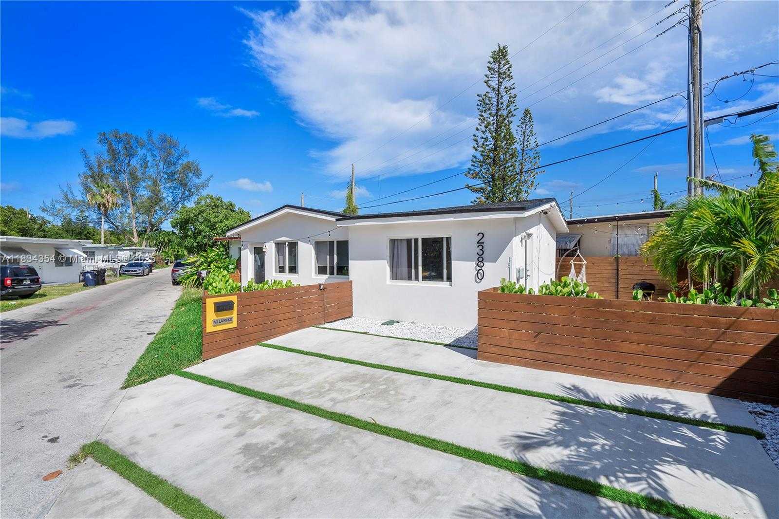 Small Image of 2380 NORTH EAST 137TH ST, North Miami Beach Number 5