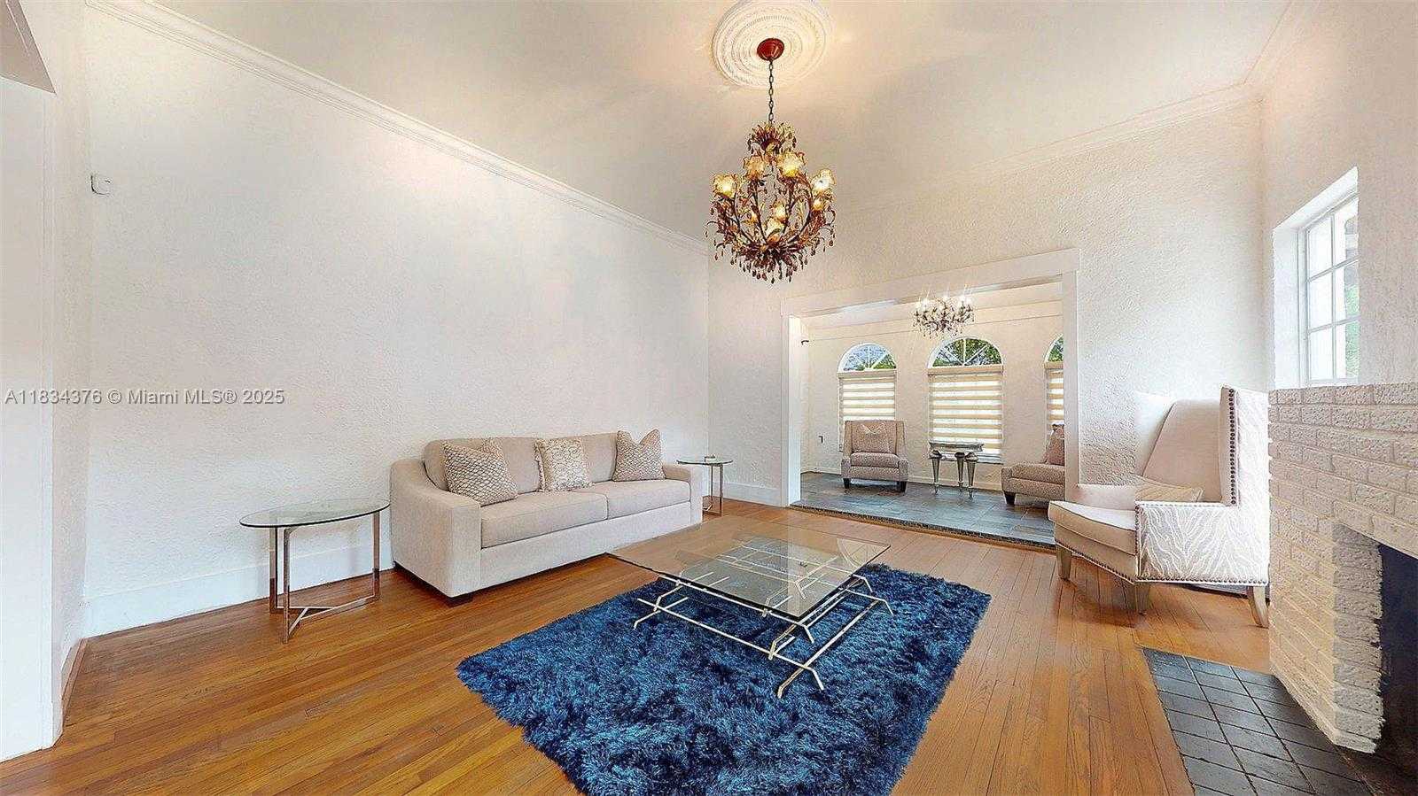 Small Image of 1111 COLUMBUS BLVD, Coral Gables Number 12