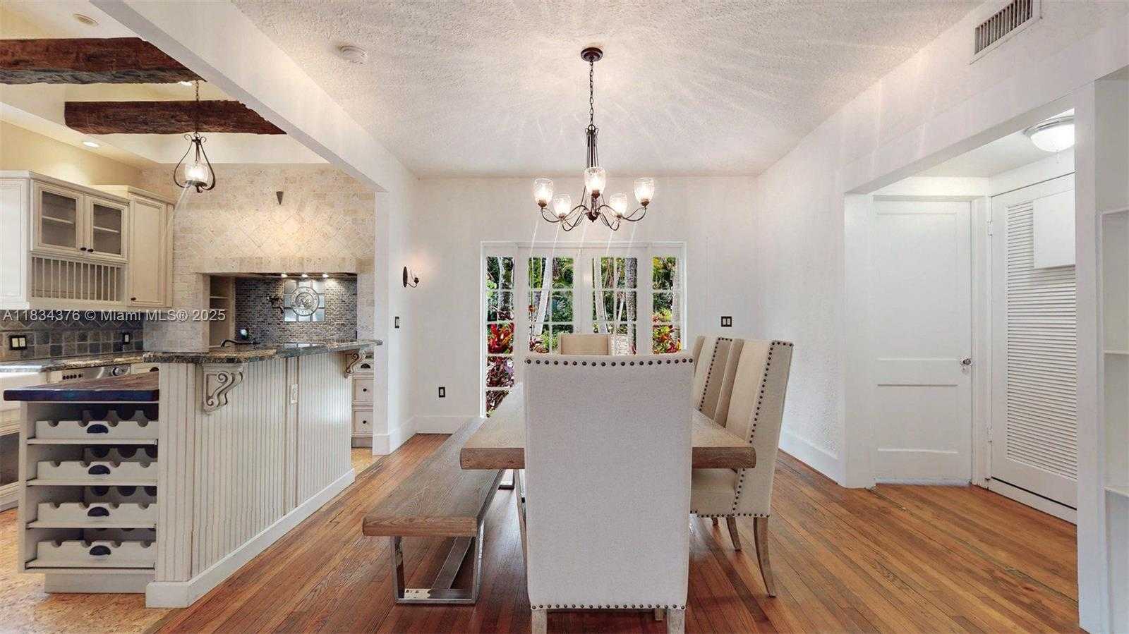 Small Image of 1111 COLUMBUS BLVD, Coral Gables Number 15