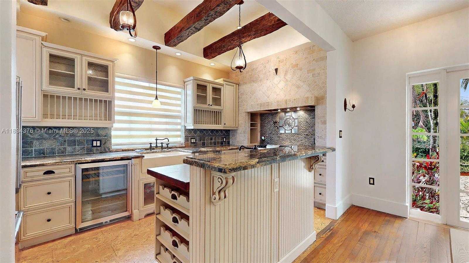 Small Image of 1111 COLUMBUS BLVD, Coral Gables Number 22