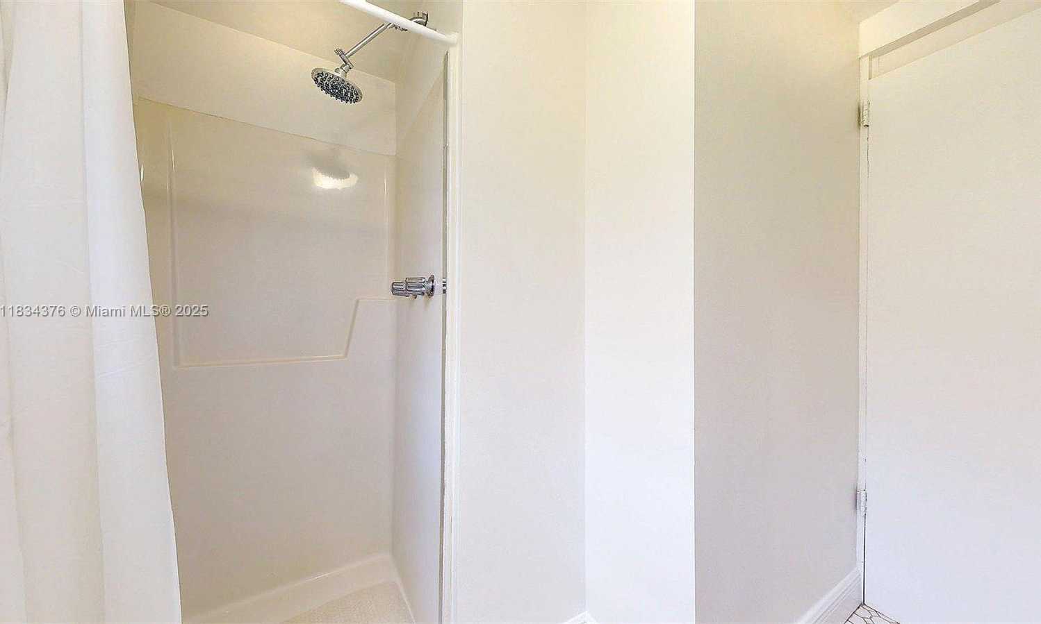 Small Image of 1111 COLUMBUS BLVD, Coral Gables Number 33