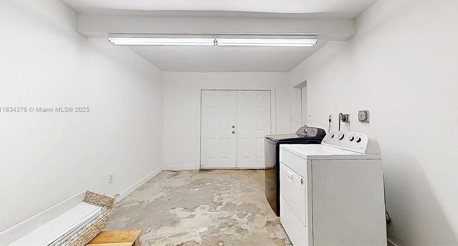 Small Image of 1111 COLUMBUS BLVD, Coral Gables Number 41