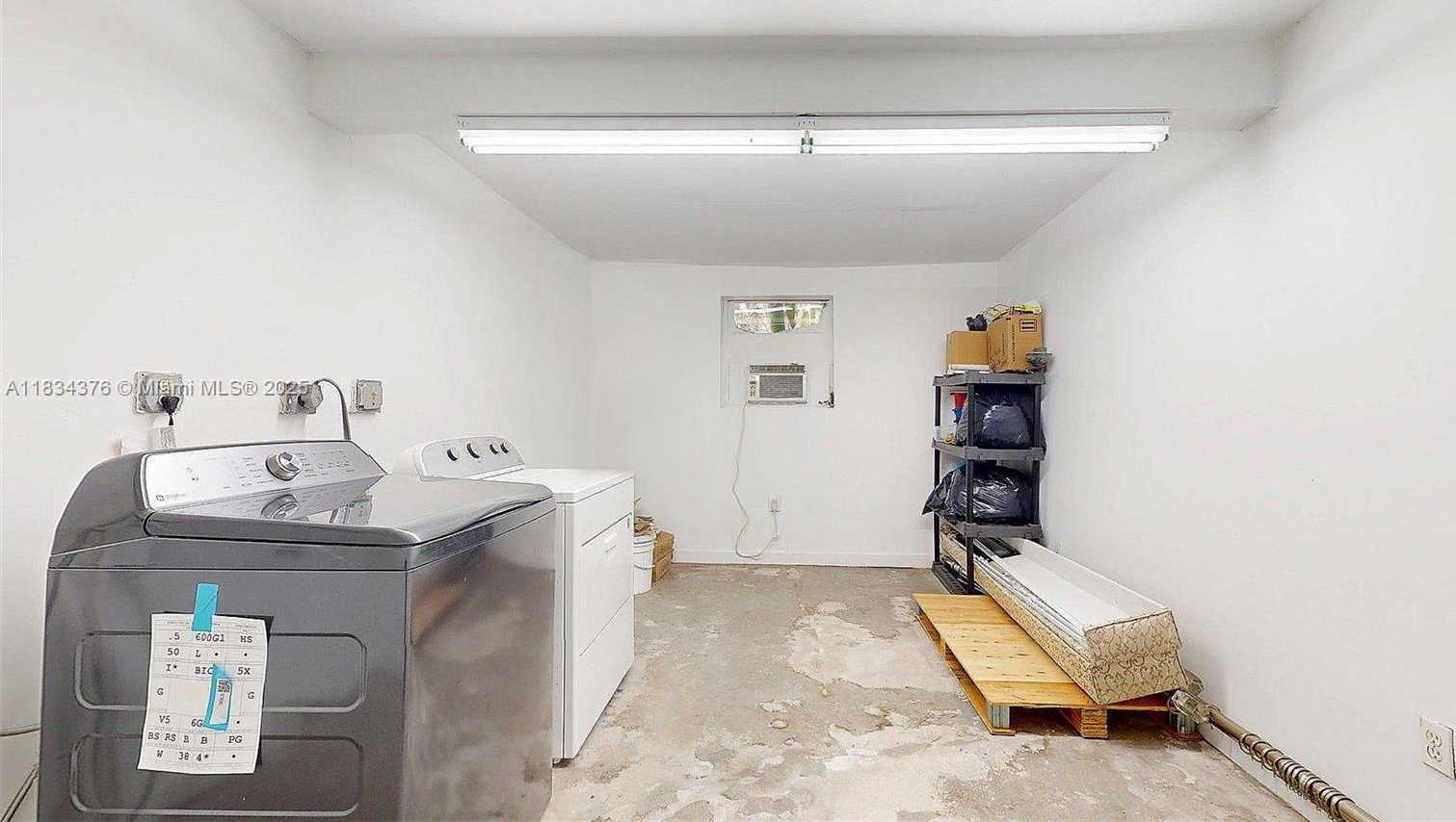 Small Image of 1111 COLUMBUS BLVD, Coral Gables Number 42