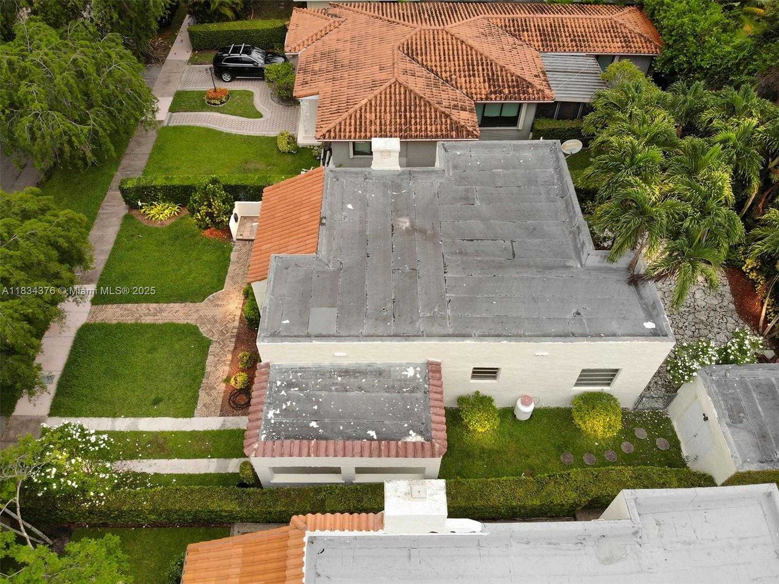 Small Image of 1111 COLUMBUS BLVD, Coral Gables Number 45