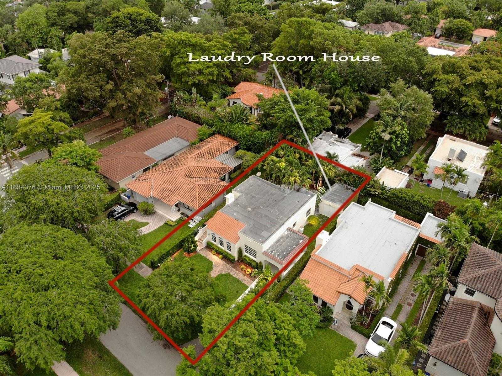 Small Image of 1111 COLUMBUS BLVD, Coral Gables Number 47