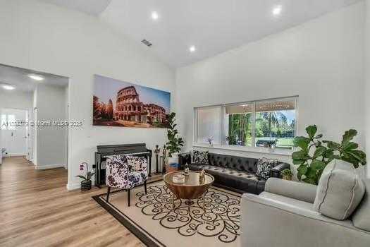 Small Image of 20890 SOUTH WEST 240TH ST, Homestead Number 17