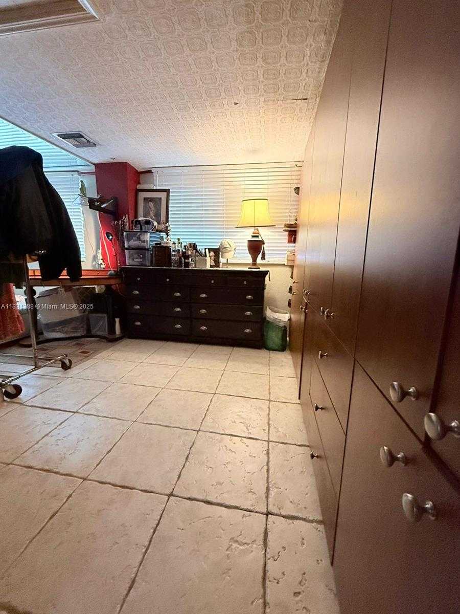 Small Image of 1535 NORTH EAST 171ST ST, North Miami Beach Number 11