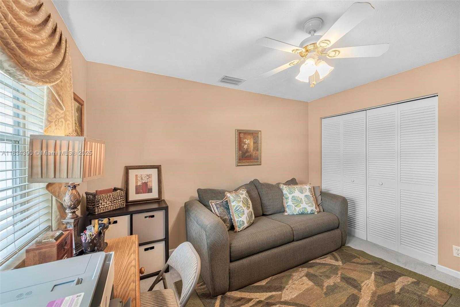 Small Image of 9614 NORTH WEST 8TH CIR, Plantation Number 24