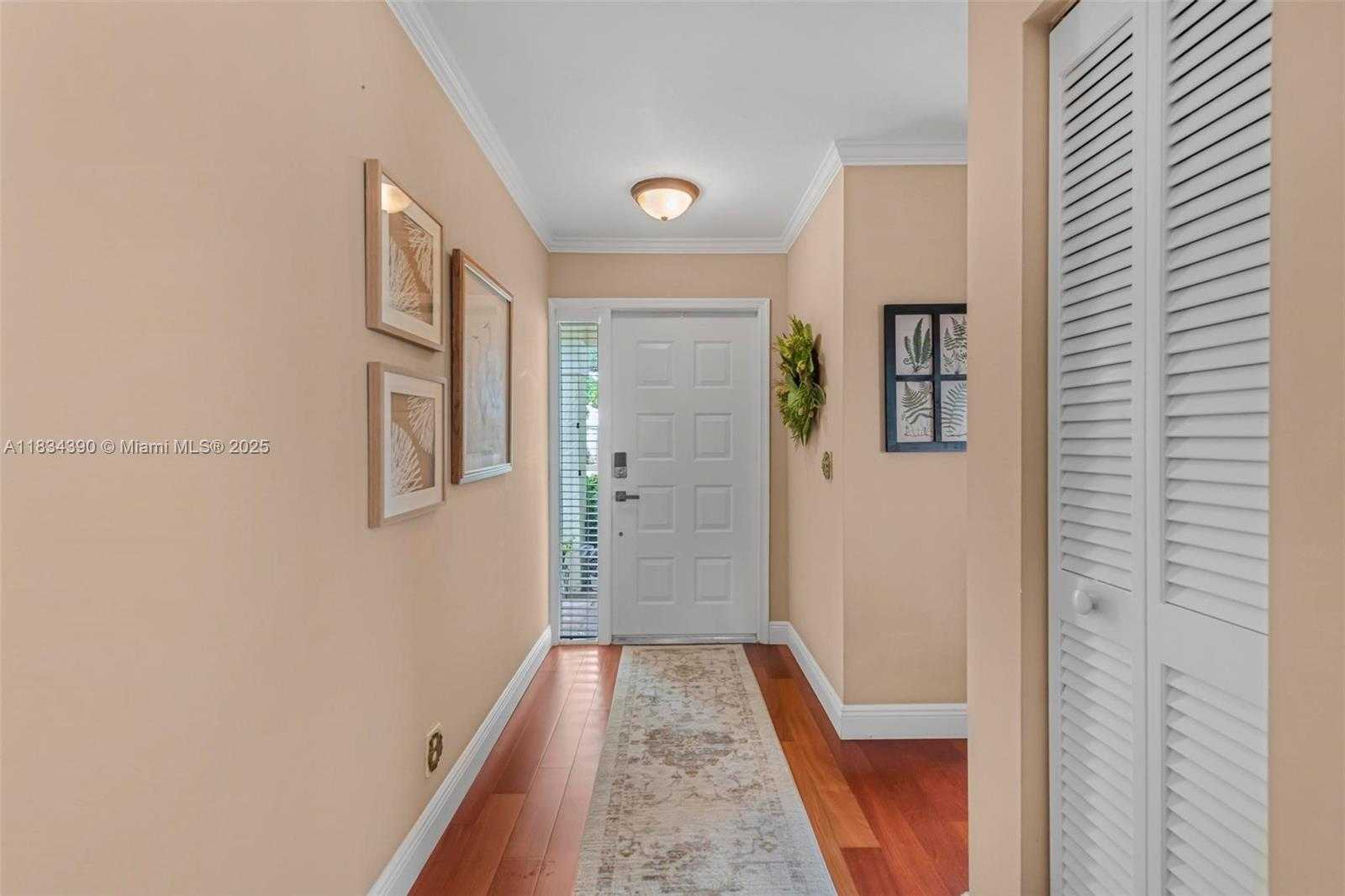 Small Image of 9614 NORTH WEST 8TH CIR, Plantation Number 7
