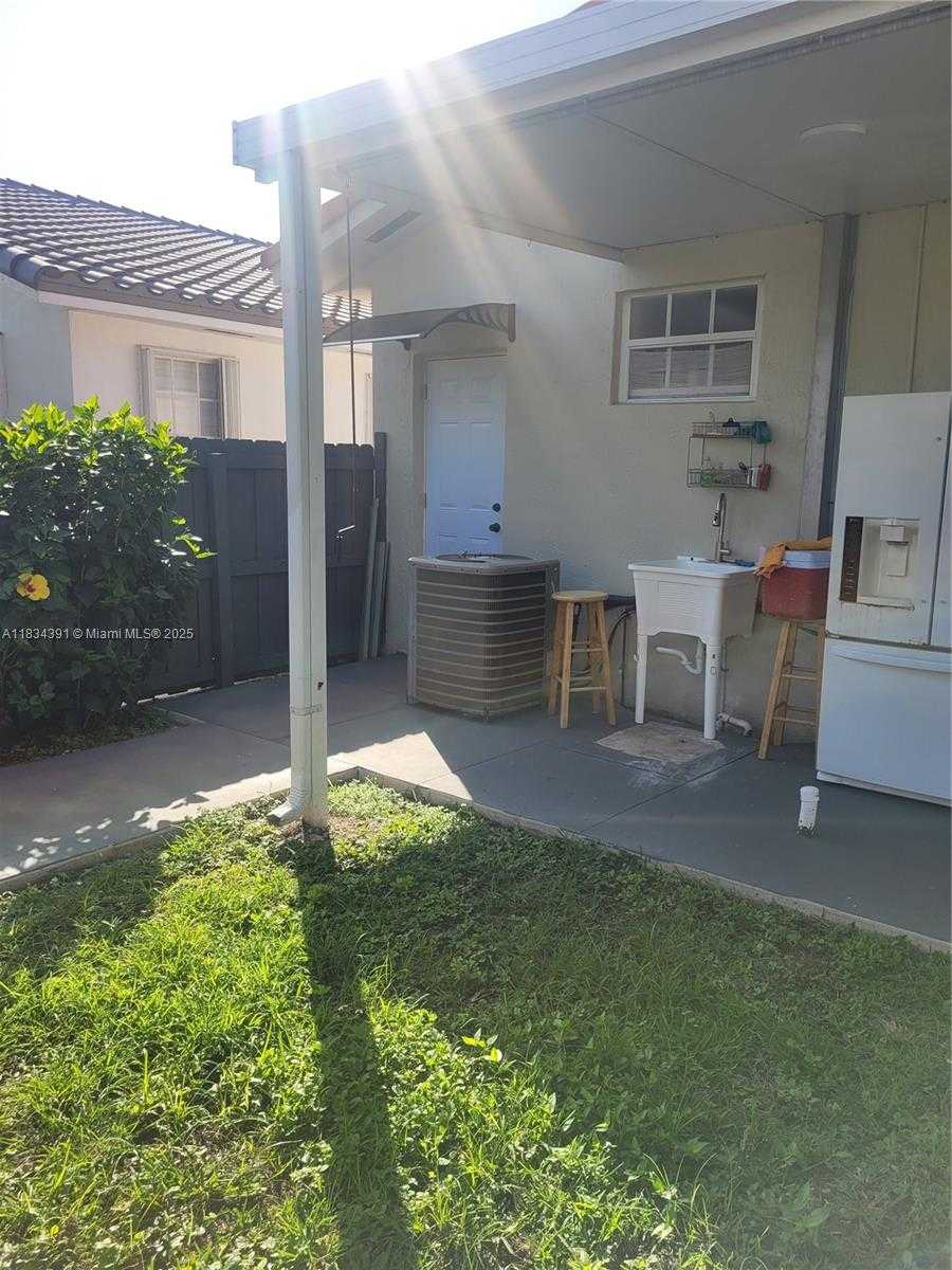 Small Image of 16909 SOUTH WEST 141ST CT, Miami Number 18