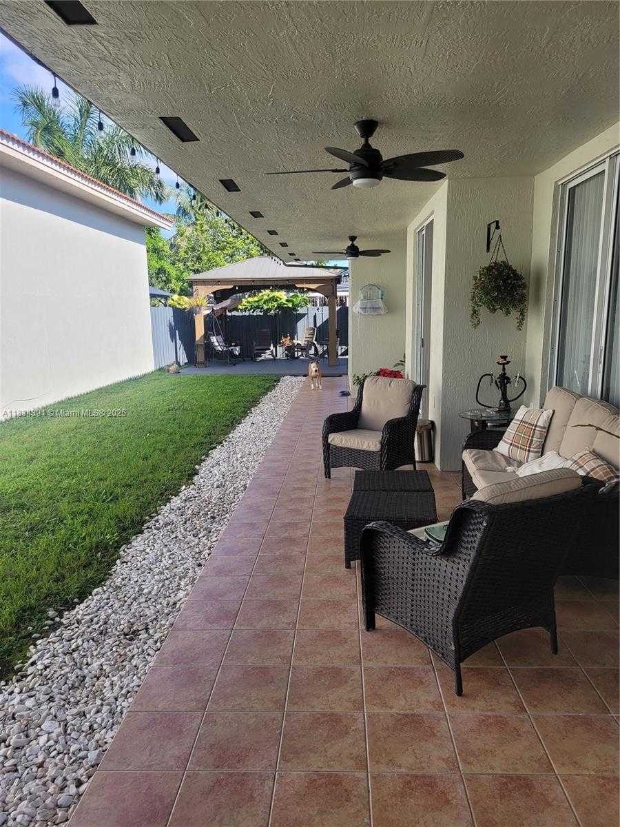 Small Image of 16909 SOUTH WEST 141ST CT, Miami Number 2