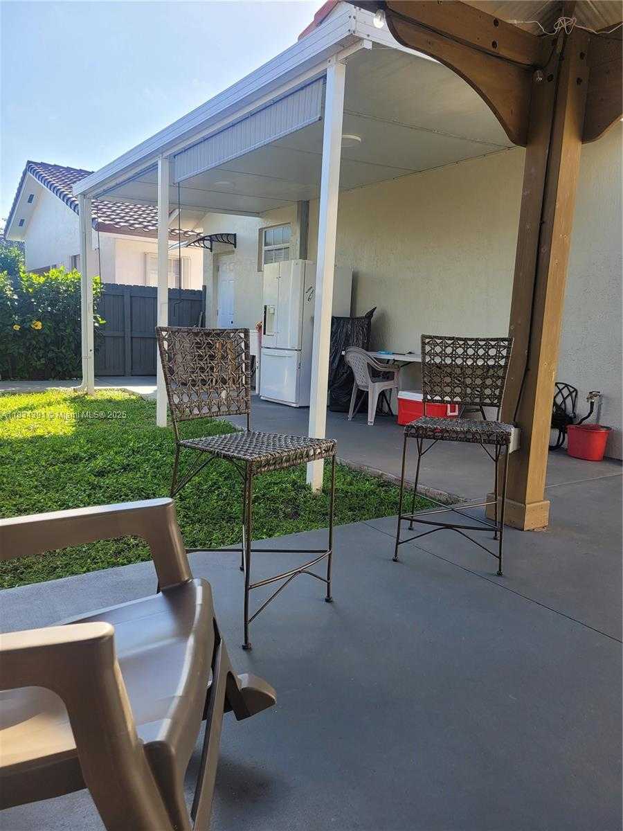 Small Image of 16909 SOUTH WEST 141ST CT, Miami Number 4