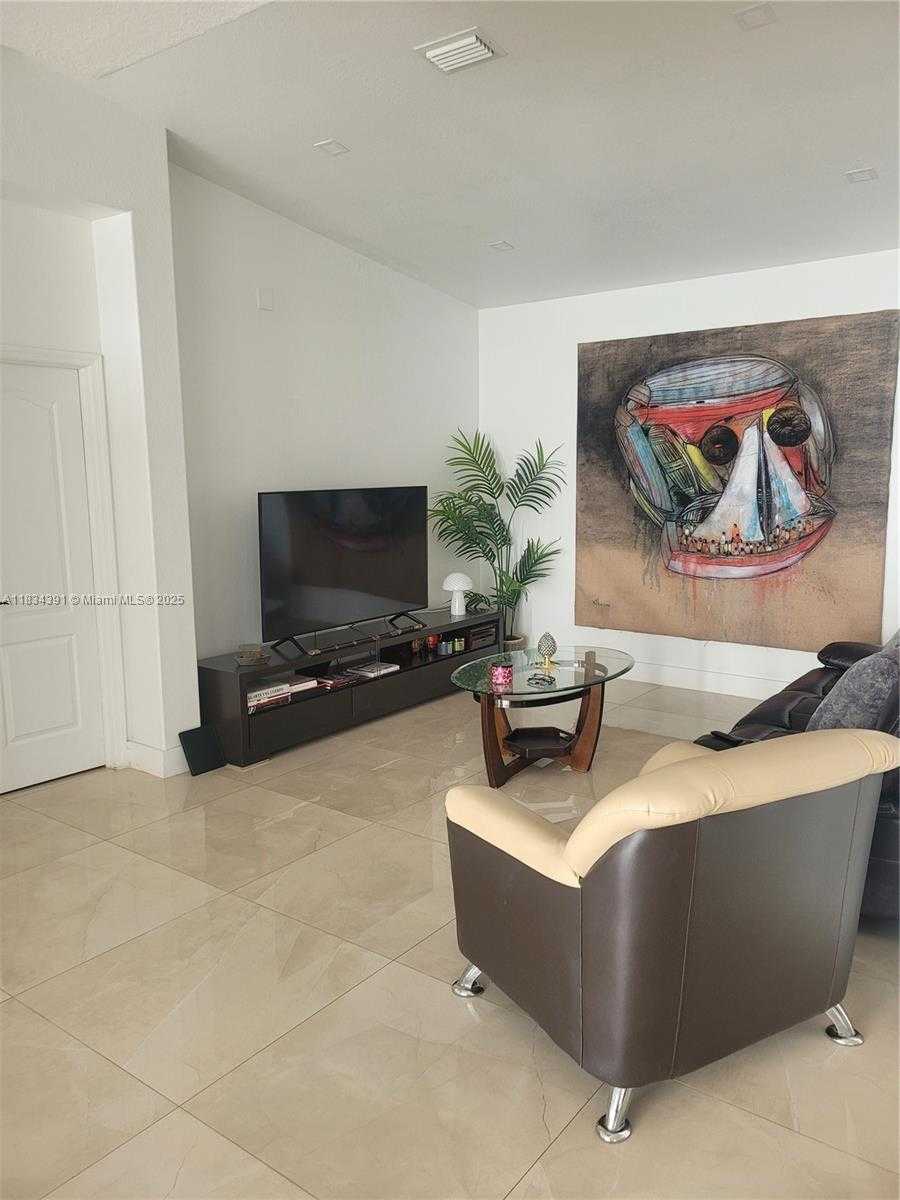 Small Image of 16909 SOUTH WEST 141ST CT, Miami Number 7