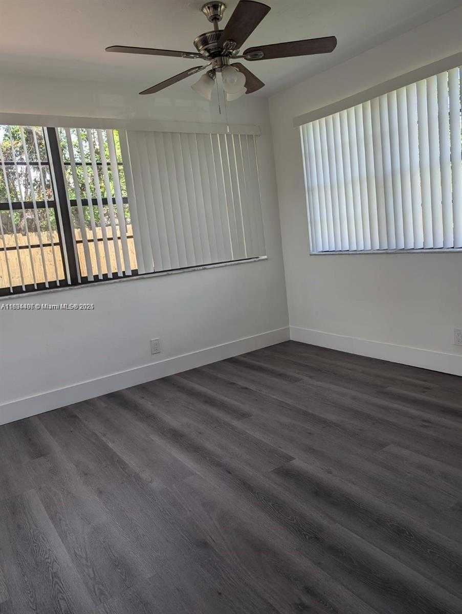 Small Image of 6137 DEWEY ST, Hollywood Number 10