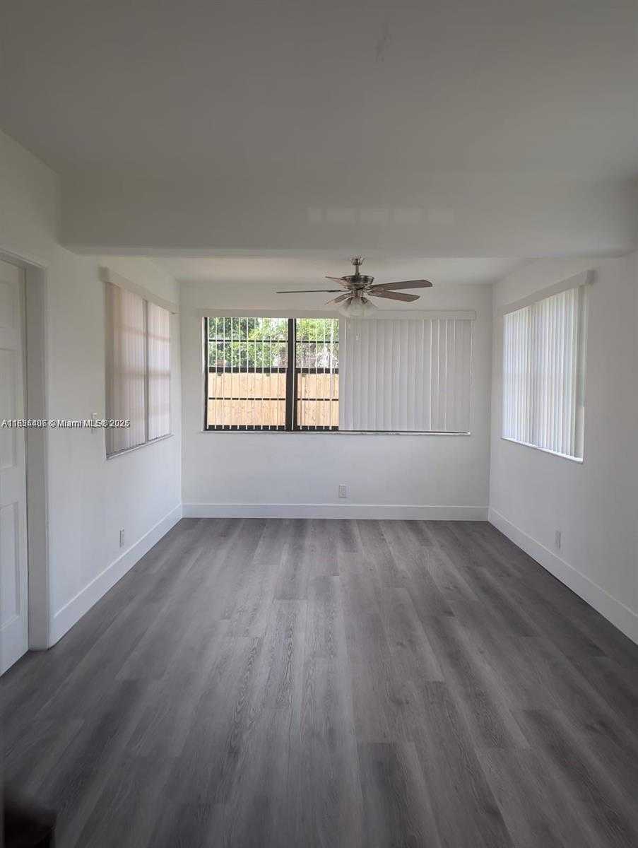 Small Image of 6137 DEWEY ST, Hollywood Number 11
