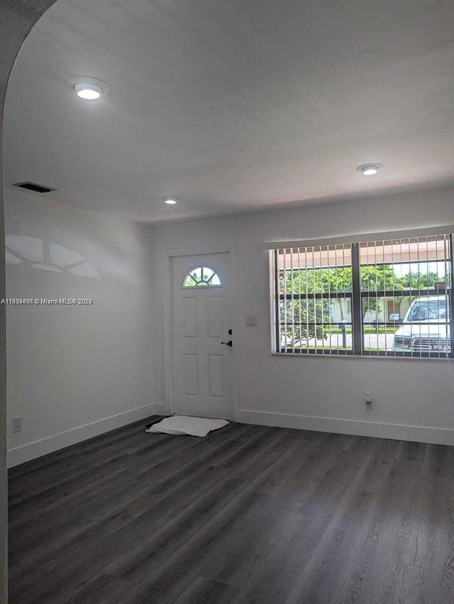Small Image of 6137 DEWEY ST, Hollywood Number 12
