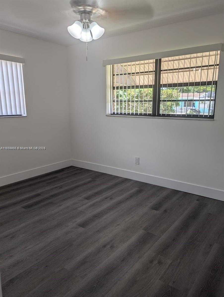 Small Image of 6137 DEWEY ST, Hollywood Number 15