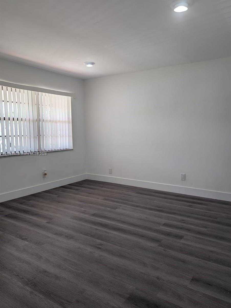 Small Image of 6137 DEWEY ST, Hollywood Number 16