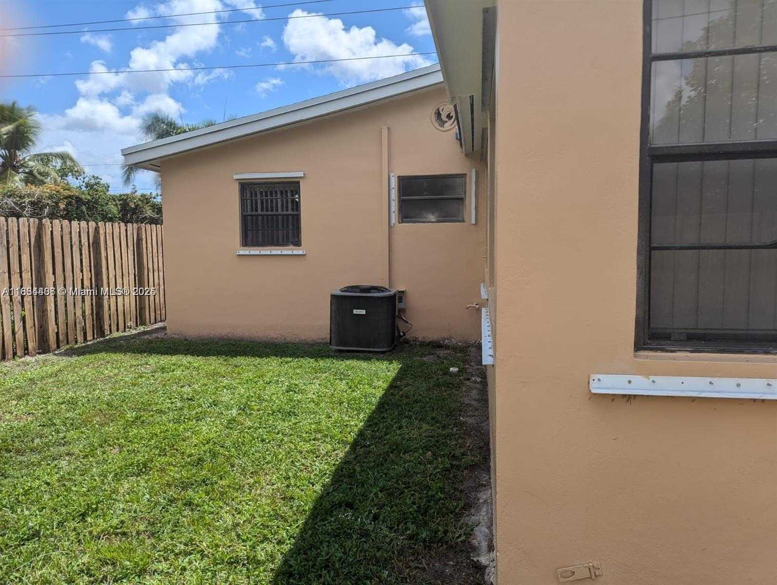 Small Image of 6137 DEWEY ST, Hollywood Number 23