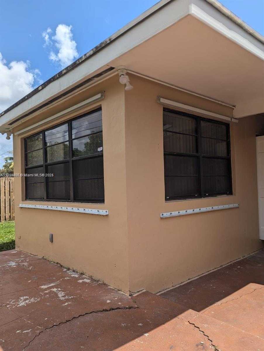 Small Image of 6137 DEWEY ST, Hollywood Number 25