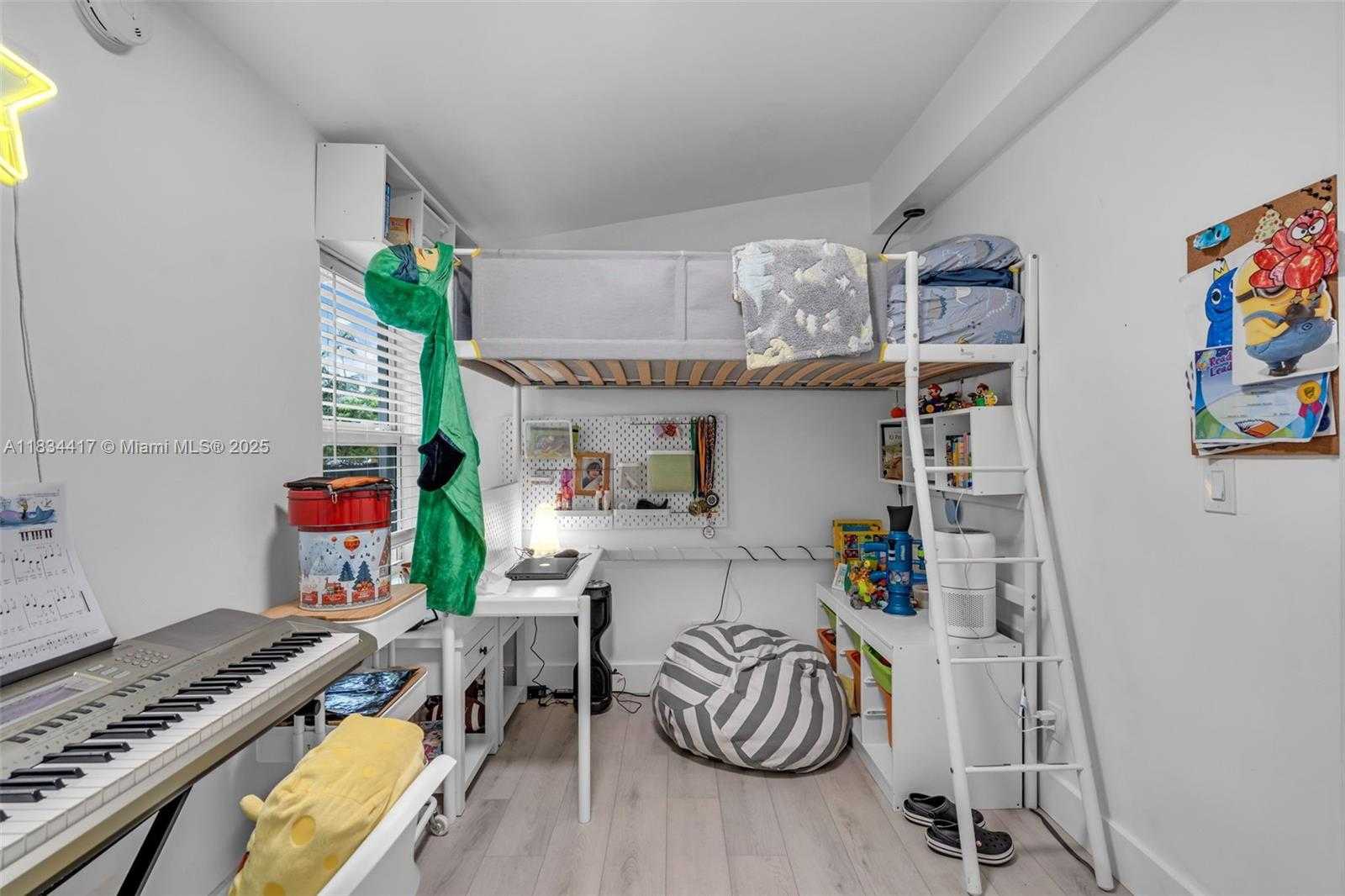 Small Image of 1341 NORTH EAST 151ST ST, North Miami Beach Number 17