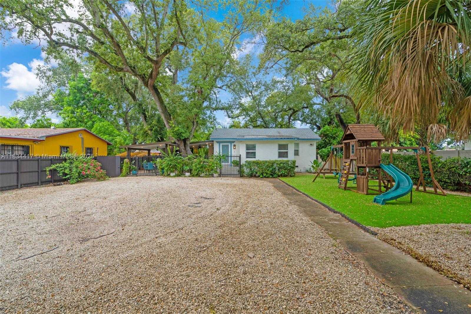 Small Image of 1341 NORTH EAST 151ST ST, North Miami Beach Number 2