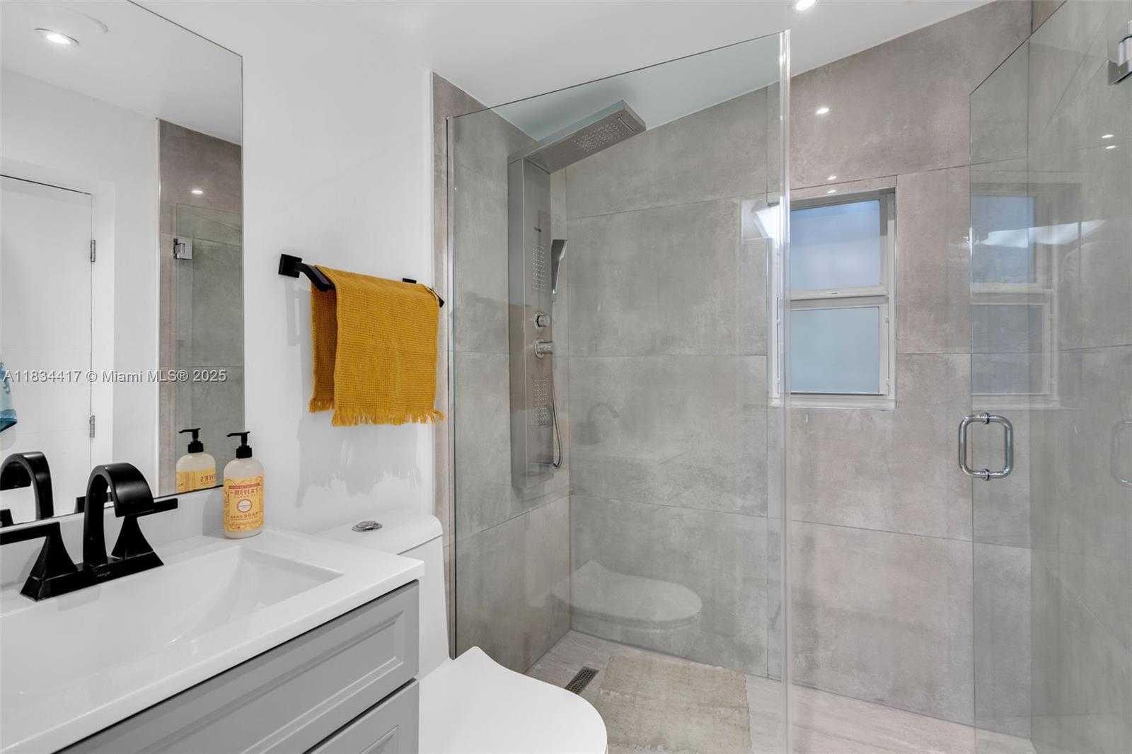Small Image of 1341 NORTH EAST 151ST ST, North Miami Beach Number 20