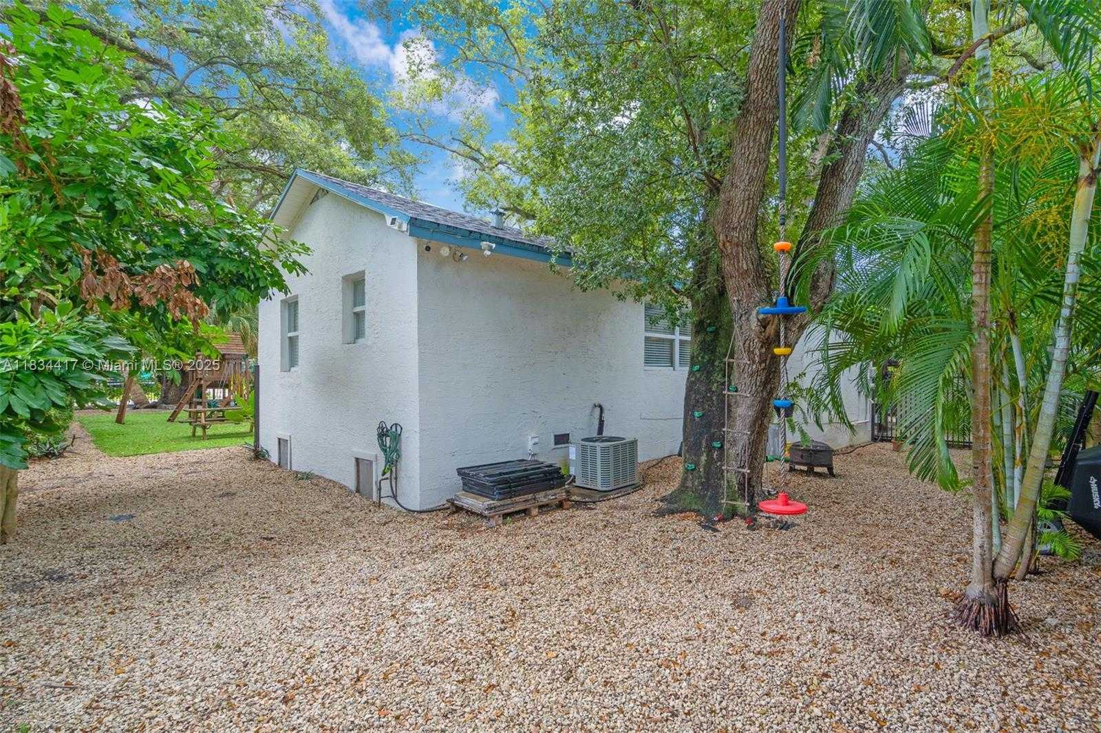 Small Image of 1341 NORTH EAST 151ST ST, North Miami Beach Number 21
