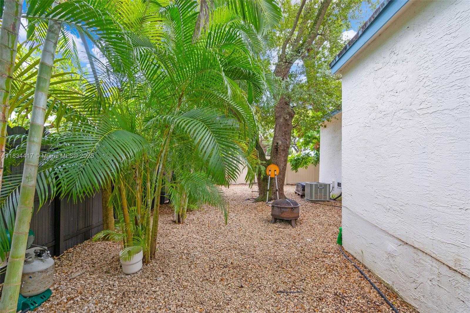 Small Image of 1341 NORTH EAST 151ST ST, North Miami Beach Number 26