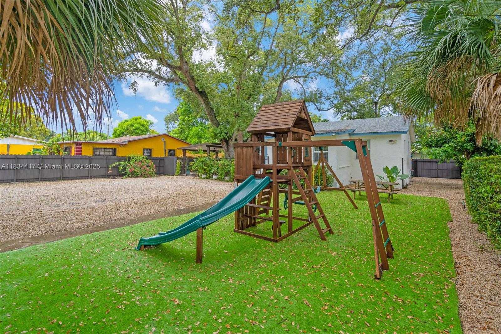 Small Image of 1341 NORTH EAST 151ST ST, North Miami Beach Number 3