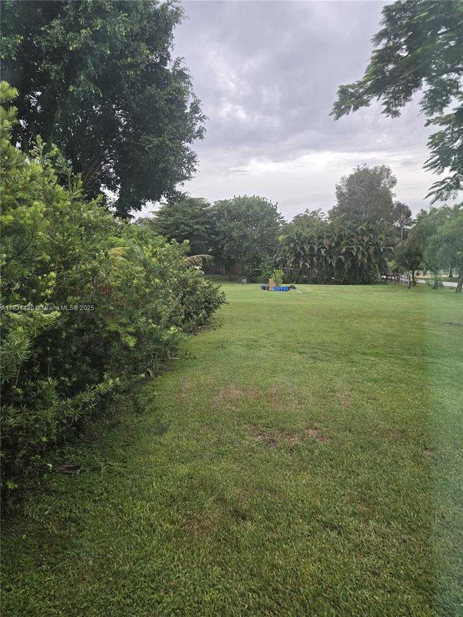 Small Image of Plantation Number 2