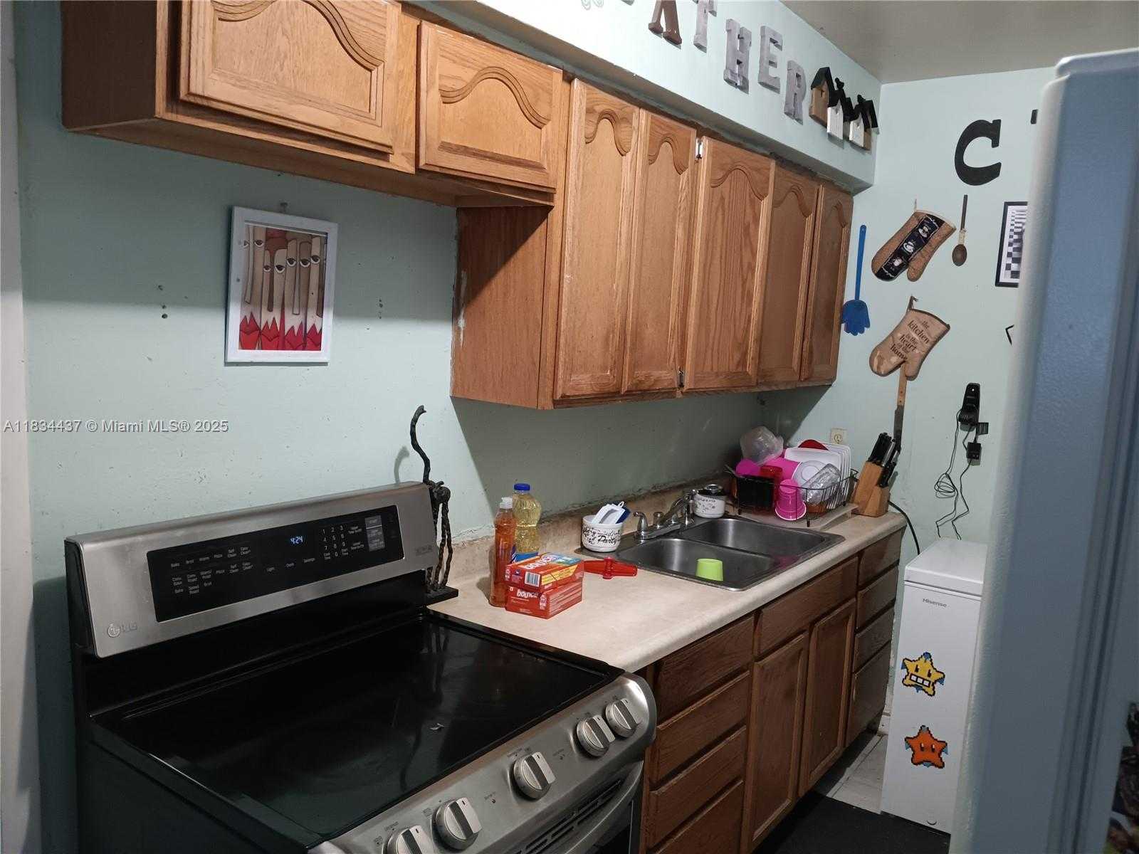 Small Image of 1881 NORTH WEST 157TH ST, Miami Gardens Number 4