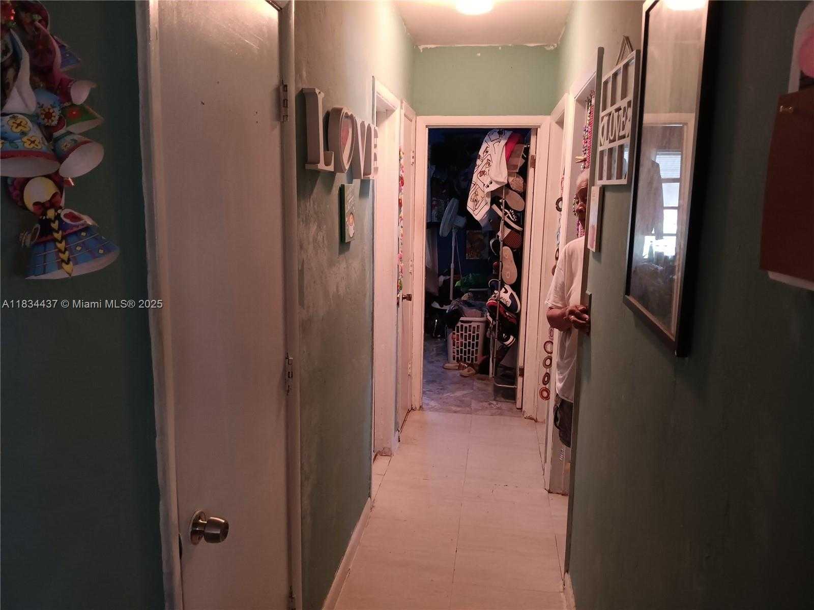 Small Image of 1881 NORTH WEST 157TH ST, Miami Gardens Number 5