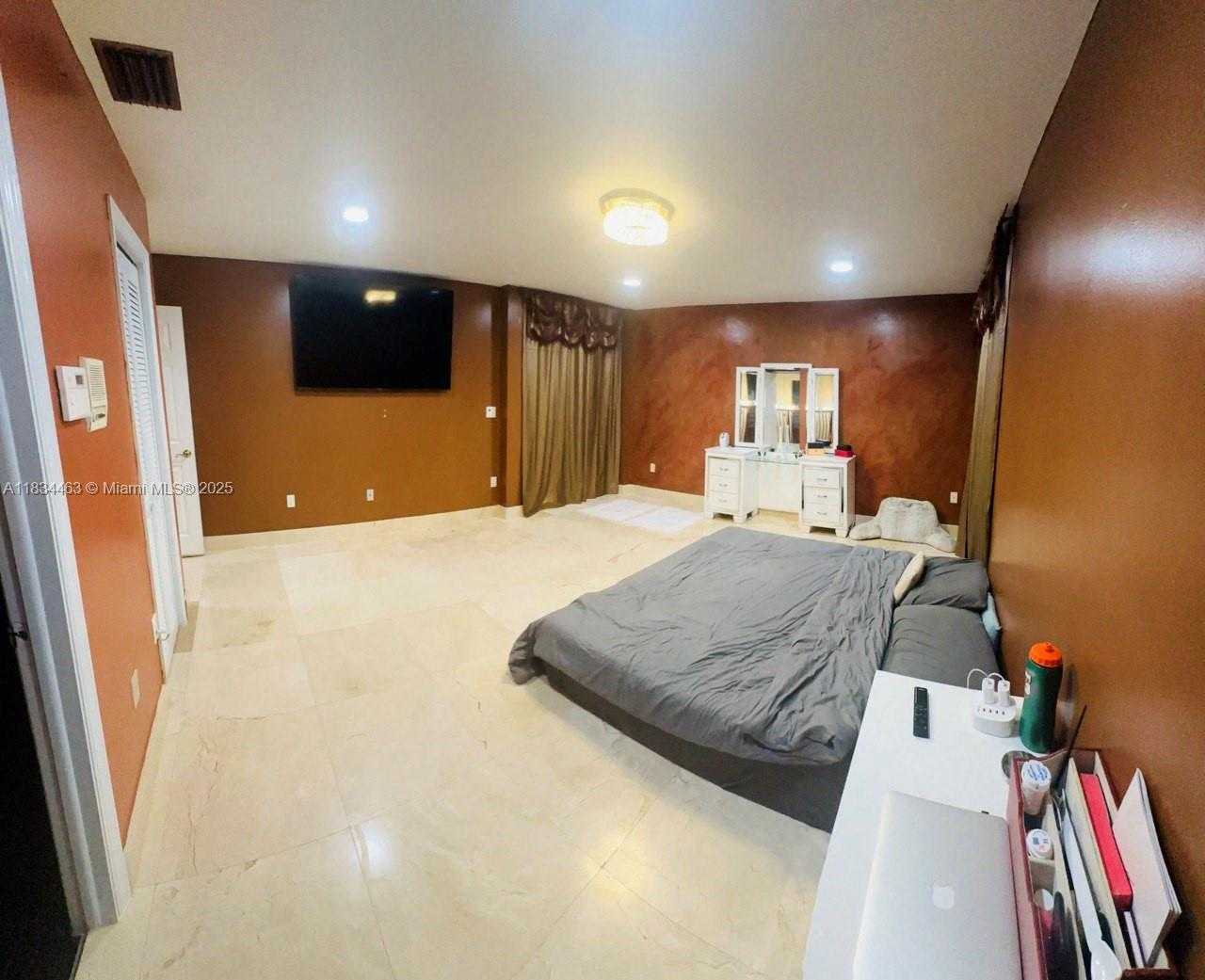 Small Image of 8565 NORTH WEST 168TH TER, Miami Lakes Number 24