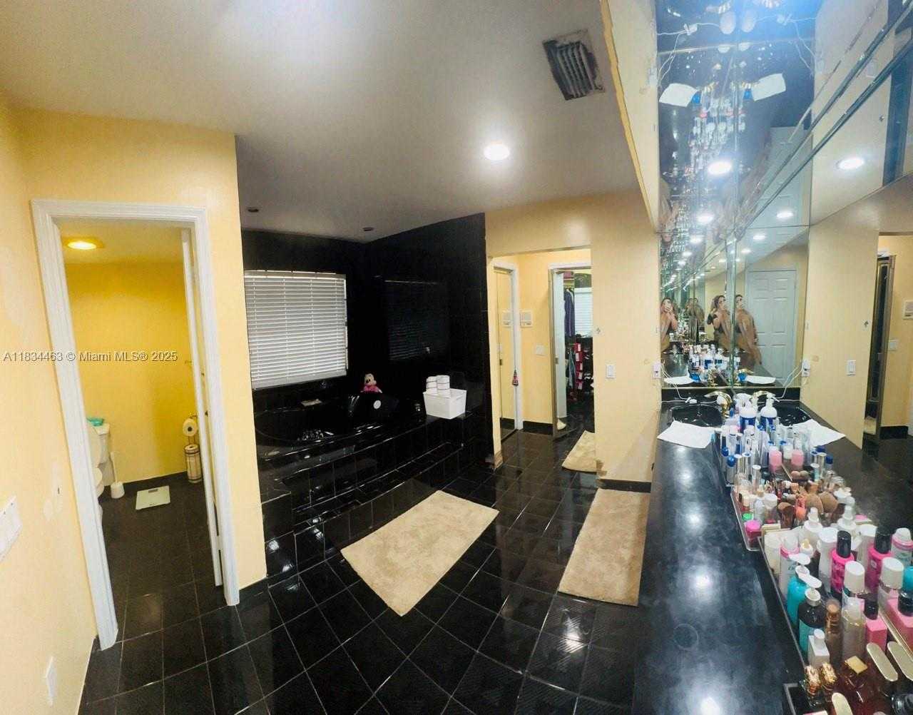 Small Image of 8565 NORTH WEST 168TH TER, Miami Lakes Number 26