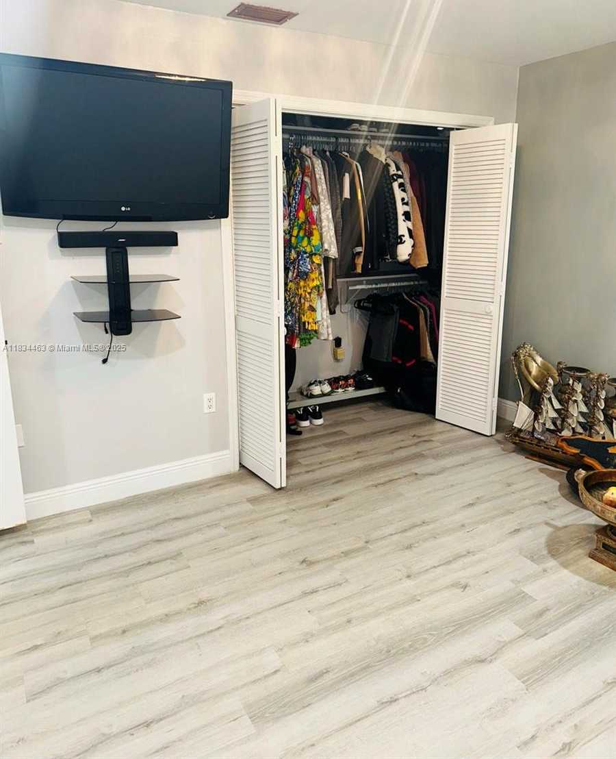 Small Image of 8565 NORTH WEST 168TH TER, Miami Lakes Number 32