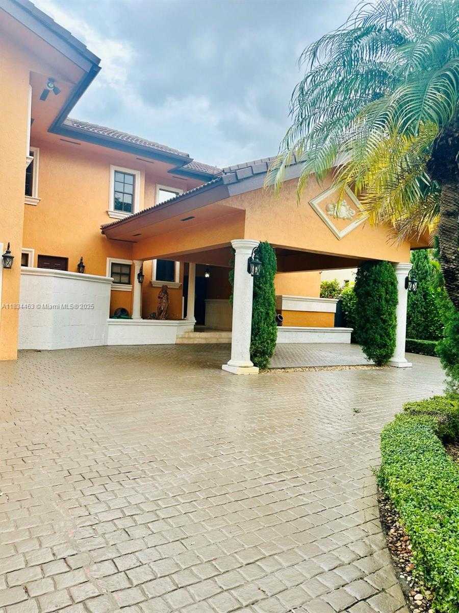 Small Image of 8565 NORTH WEST 168TH TER, Miami Lakes Number 4